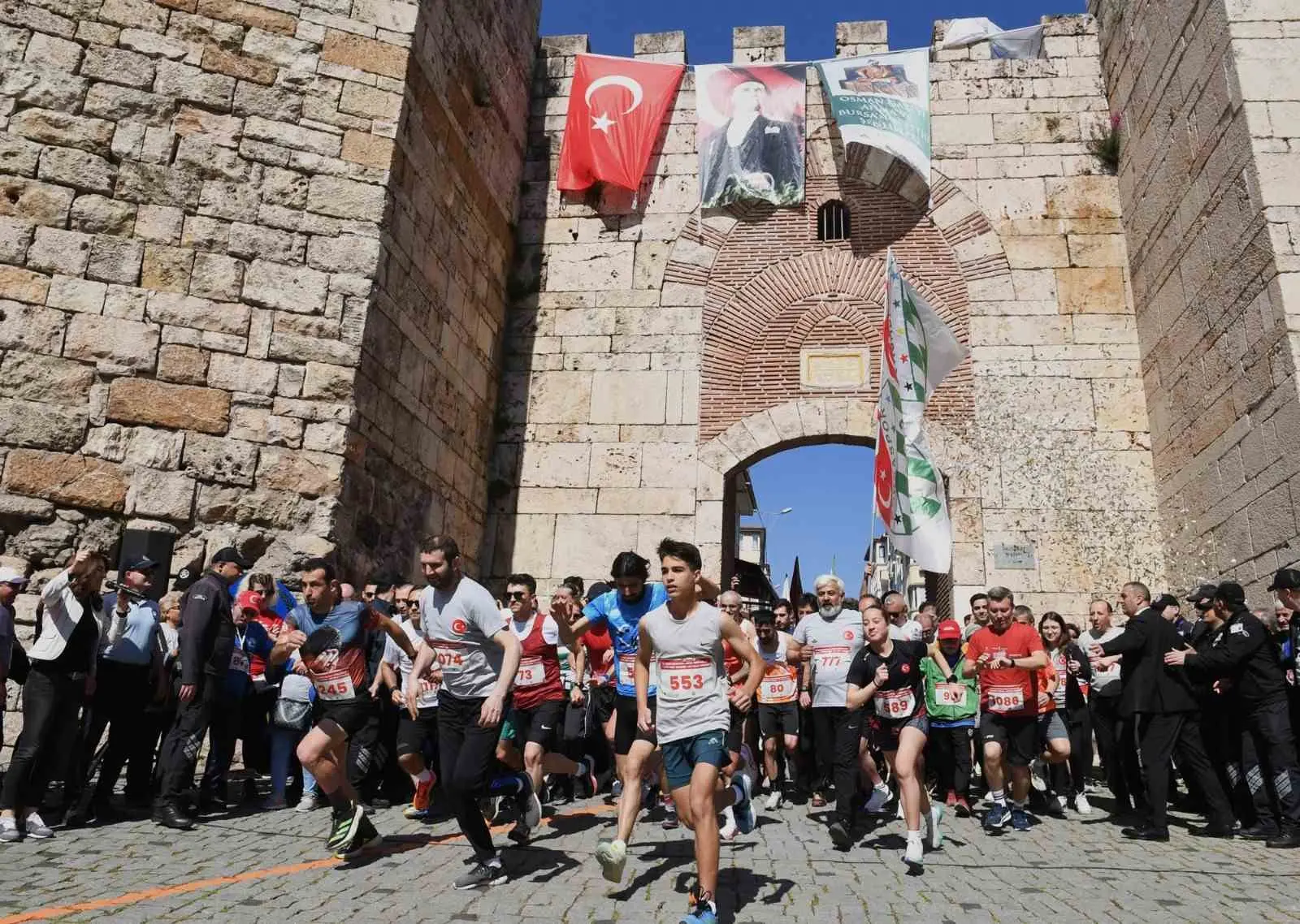 Osmangazi Belediyesi’nin bu yıl 21’incisini düzenlediği “Osman Gazi’yi Anma ve