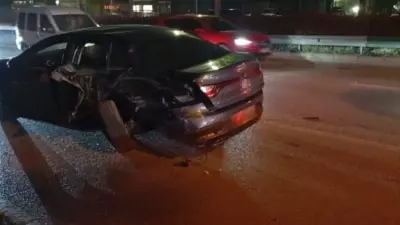 Bursa’nın Osmangazi ilçesinde gece saatlerinde meydana gelen trafik kazasında iki
