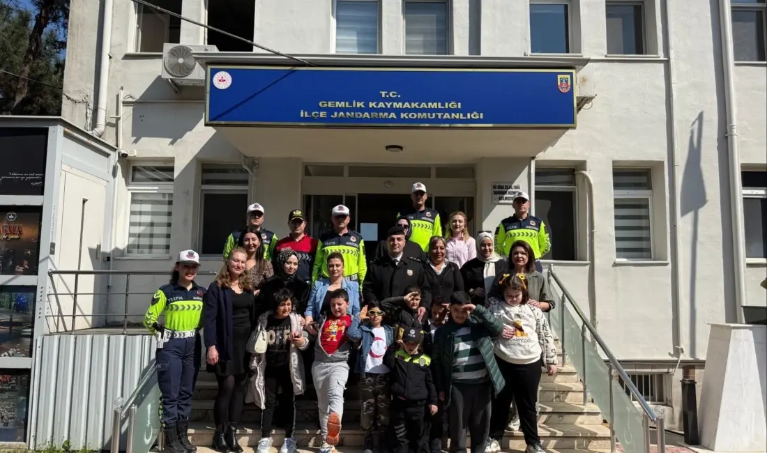 Bursa’nın Gemlik ilçesinde Şehit Öğretmen Etem Yaşar İlkokulu öğrencileri, 2