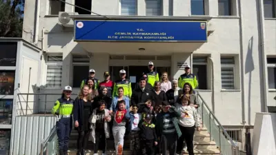 Bursa’nın Gemlik ilçesinde Şehit Öğretmen Etem Yaşar İlkokulu öğrencileri, 2