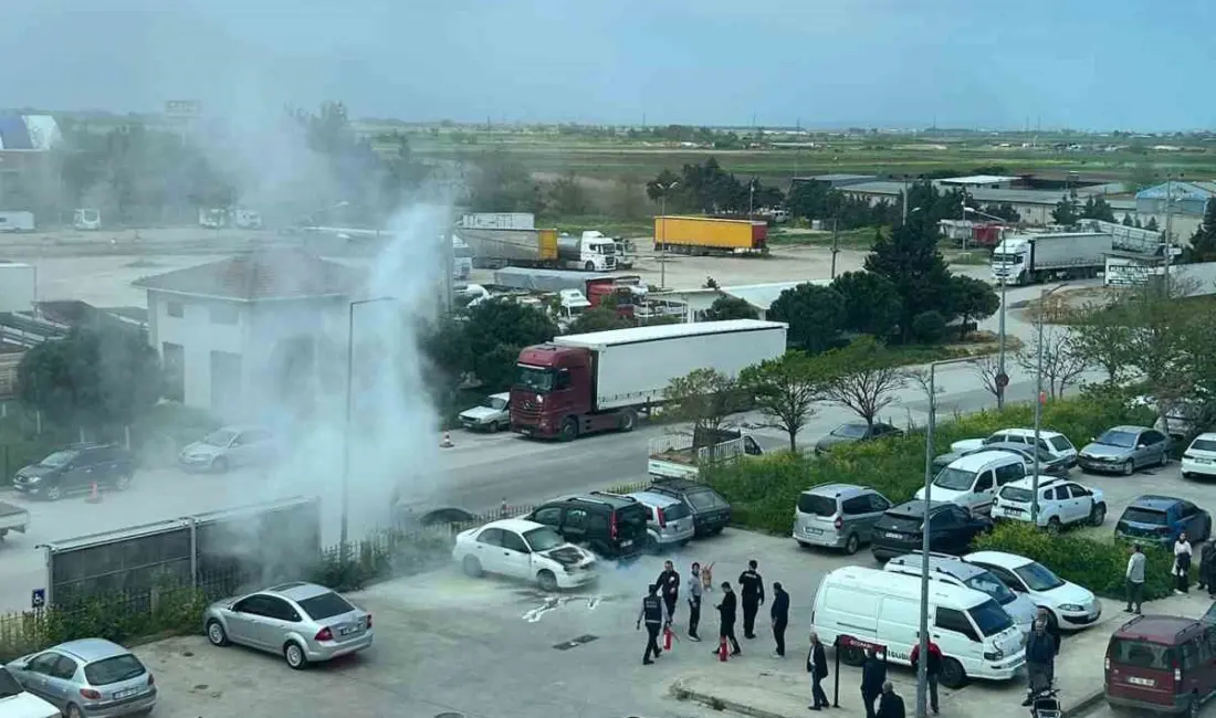 Bursa’nın Karacabey ilçesi Karacabey Devlet Hastanesi’nin otoparkında park halinde bulunan