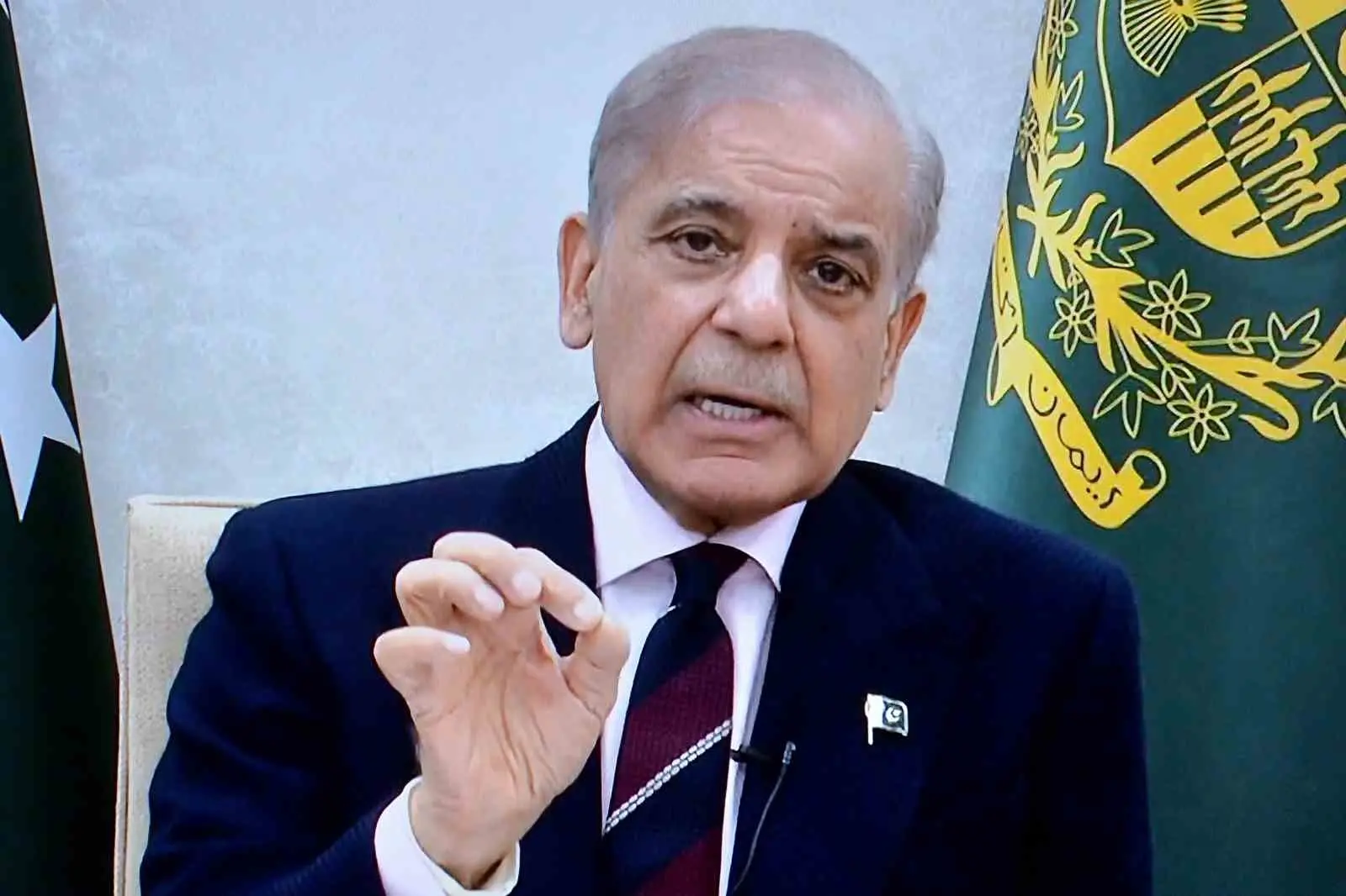 Pakistan Başbakanı Şahbaz Şerif ile İran Cumhurbaşkanı Mesud Pezeşkiyan bir