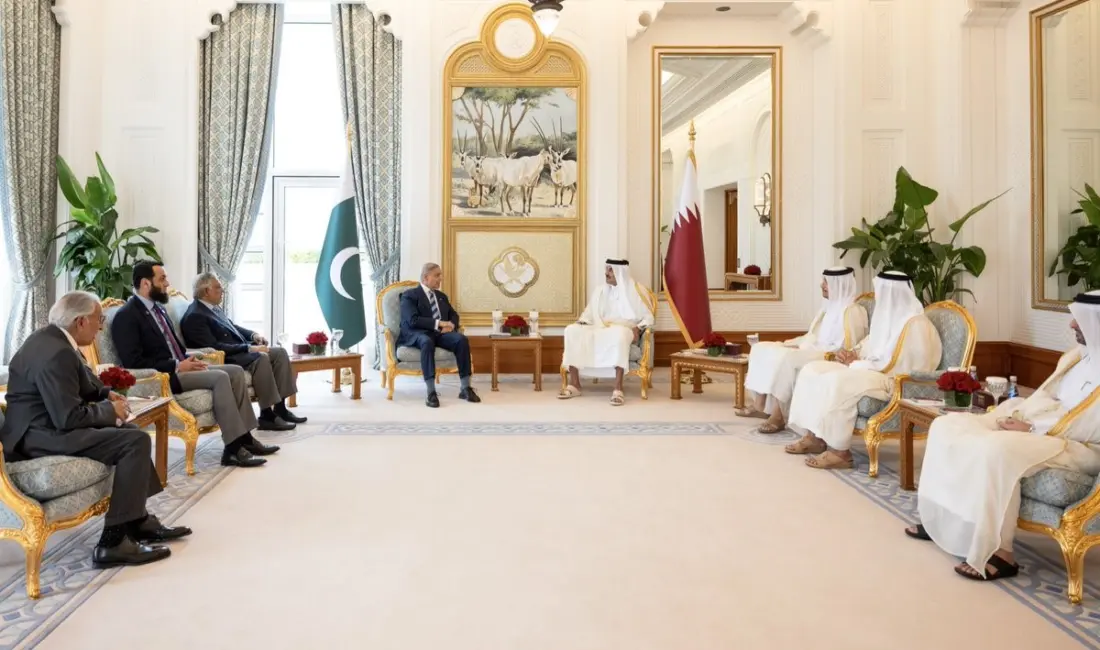 Pakistan Başbakanı Şahbaz Şerif, Katar Emiri Şeyh Tamim bin Hamad