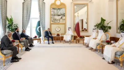 Pakistan Başbakanı Şahbaz Şerif, Katar Emiri Şeyh Tamim bin Hamad