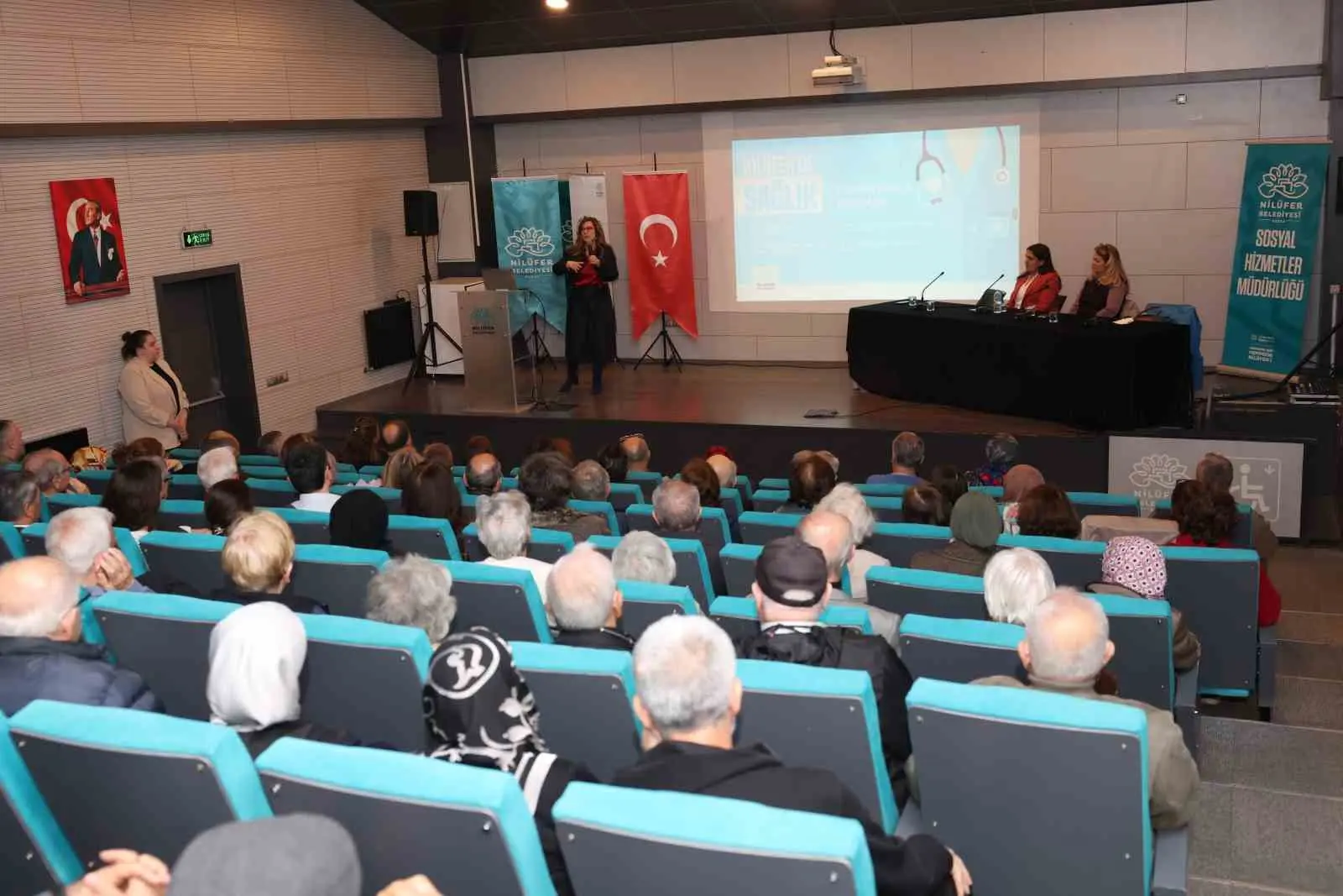 Nilüfer Belediyesi’nin ‘Dünya Parkinson Günü’ nedeniyle düzenlediği seminerde konuşan uzmanlar,