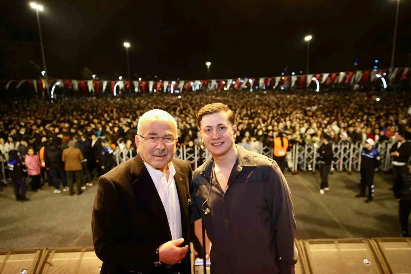 Ordu Büyükşehir Belediyesi, sevilen sanatçı Poizi’yi Ordulularla buluşturdu. Ordu Büyükşehir
