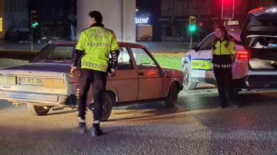 Bursa’nın İnegöl ilçesinde, polisin kovalamacası sonucu yakalanan alkollü sürücüye 400