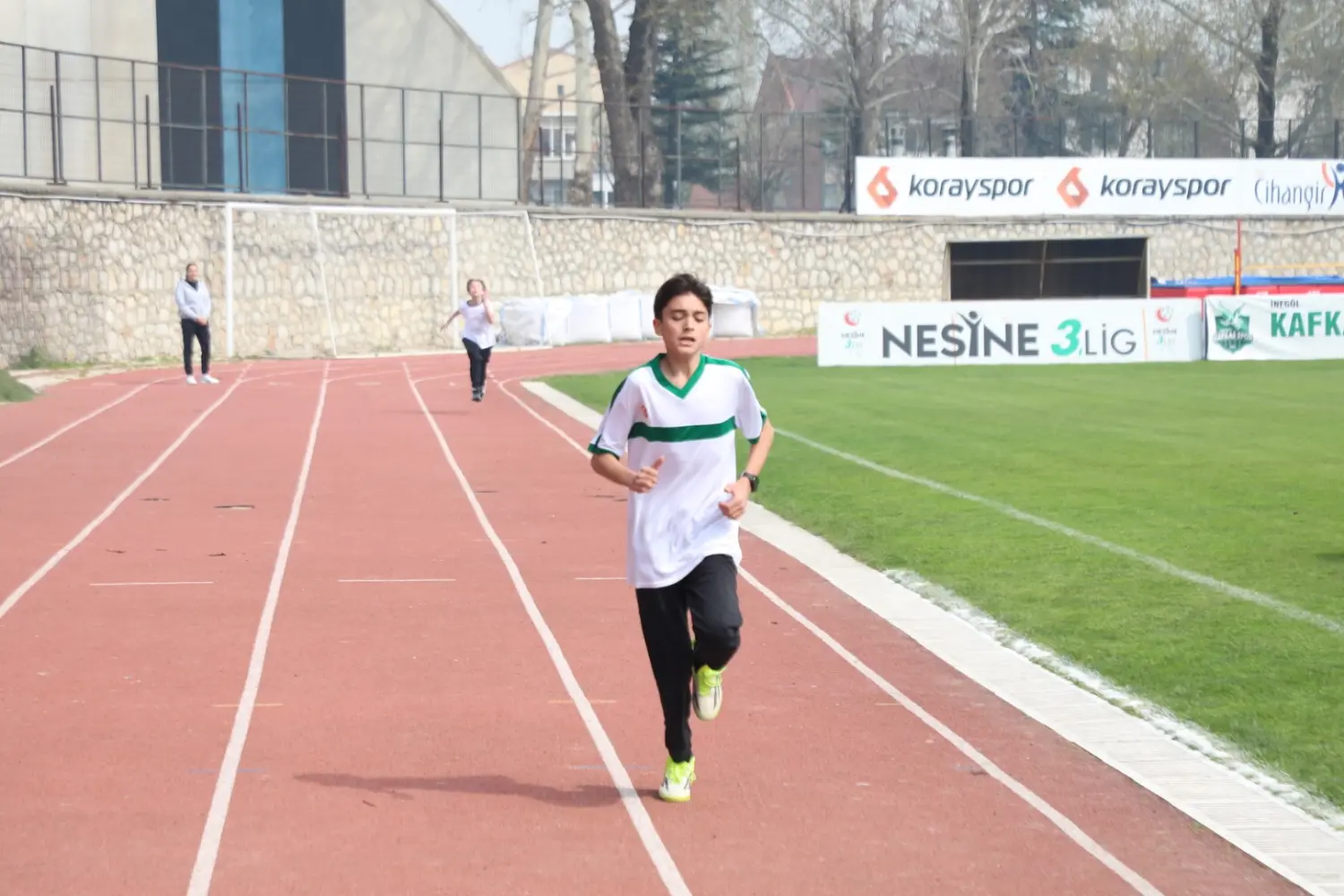 İnegöl Belediyesi 9. Okullar Arası Spor Festivali kapsamında puanlı atletizm