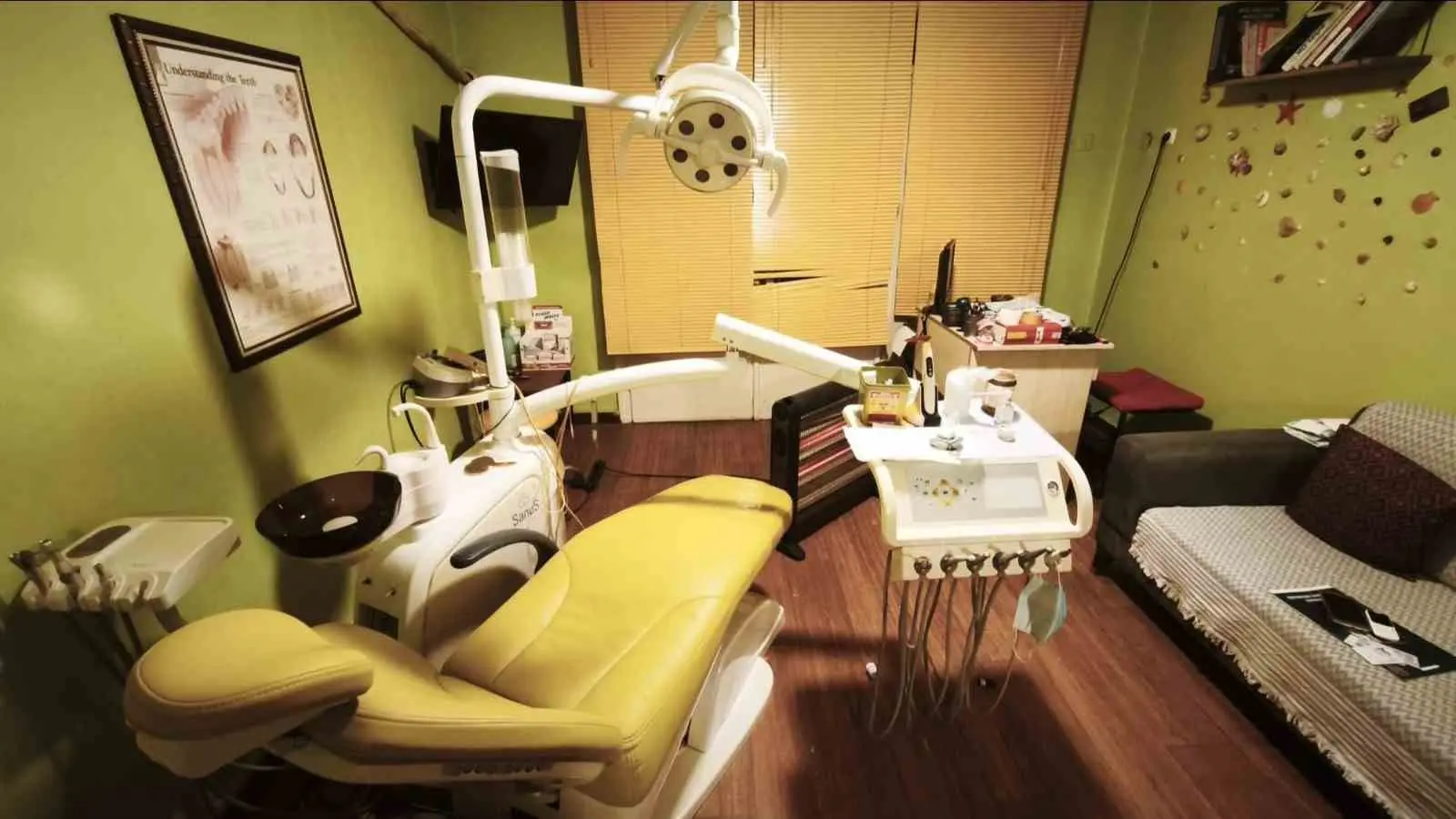 Bursa’nın Osmangazi ilçesinde, diş hekimi yetkisi olmadan sahte şekilde dişçilik