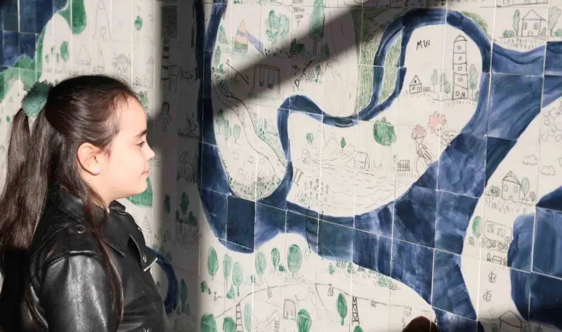 Nilüferli çocuklar, “Şehir Sen Kimsin?” atölyesinde yaptıkları seramik pano ile
