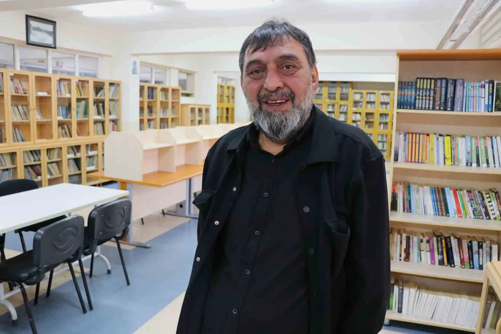 SİVAS (İHA) – Tiyatro ve sinema oyuncusu Ahmet Yenilmez, Çanakkale