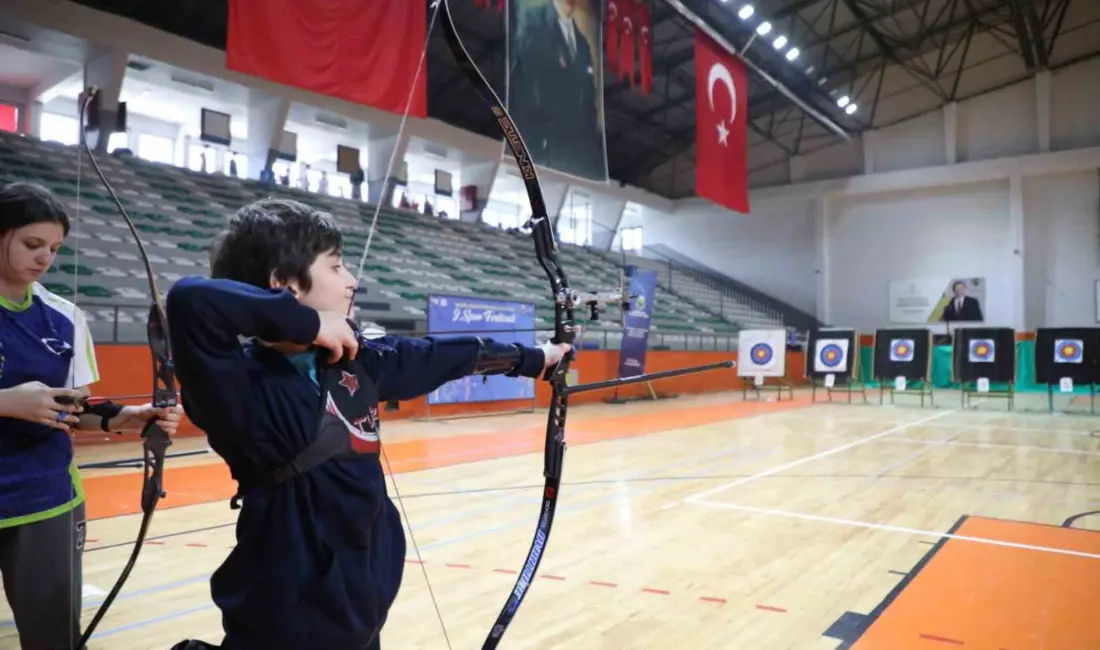 İnegöl Belediyesi 9. Okullar Arası Spor Festivali kapsamında okçuluk branşı