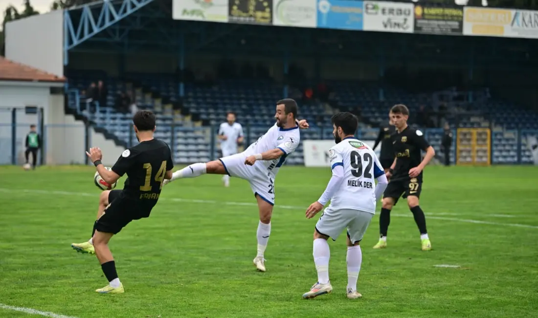 TFF 2. Lig Beyaz Grup 33. haftasında Karacabey Belediyespor, sahasında