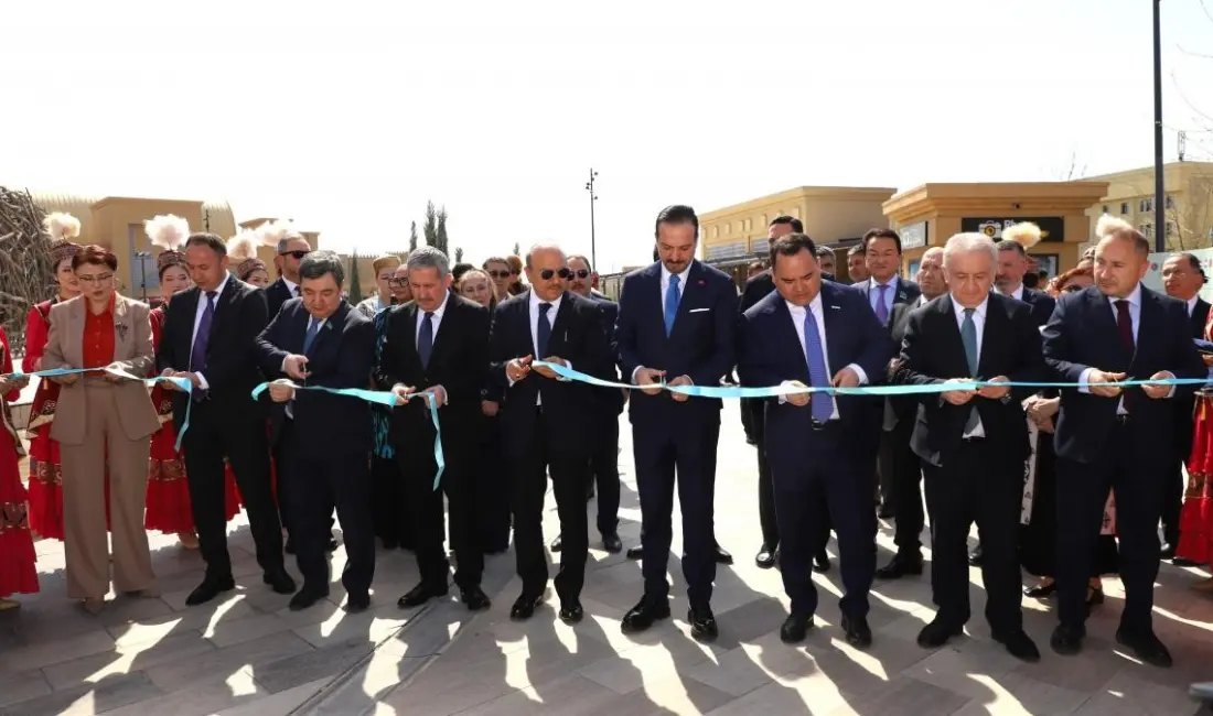 Türkistan’da Kazak ve Türk üst düzey heyetler, akademisyenler ve kamu