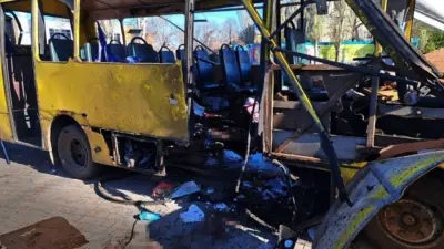 Rus güçleri, Ukrayna’nın Dnipropetrovsk bölgesine bağlı Nikopol şehrinde bir otobüse