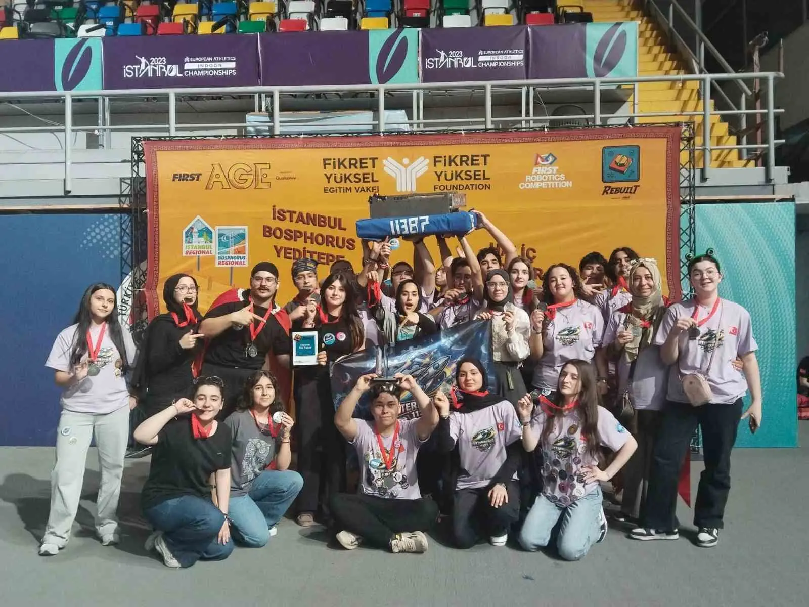 Bursa Nuri Nihat Aslanoba Anadolu Lisesi ’InterHermes 11382 Robotics’ takımı,
