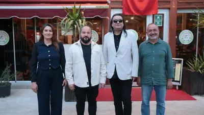 Ünlü sanatçı Gökhan Kırdar, Aydın’da düzenlenen Ege Kariyer Fuarı’na (EGEKAF)