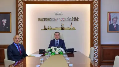 Bayburt Valisi Mustafa Eldivan, İçişleri Bakanı Mustafa Çiftçi ile Aile