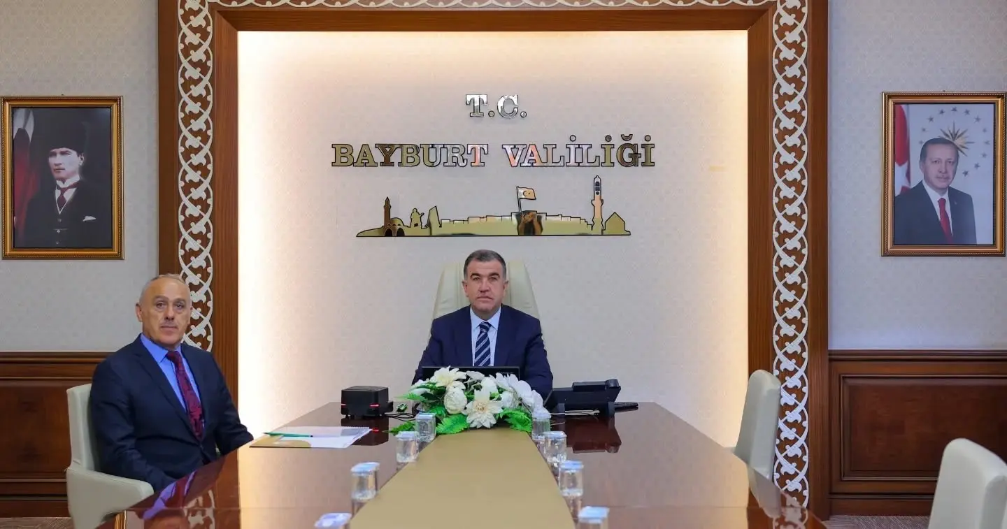 Bayburt Valisi Mustafa Eldivan, İçişleri Bakanı Mustafa Çiftçi ile Aile