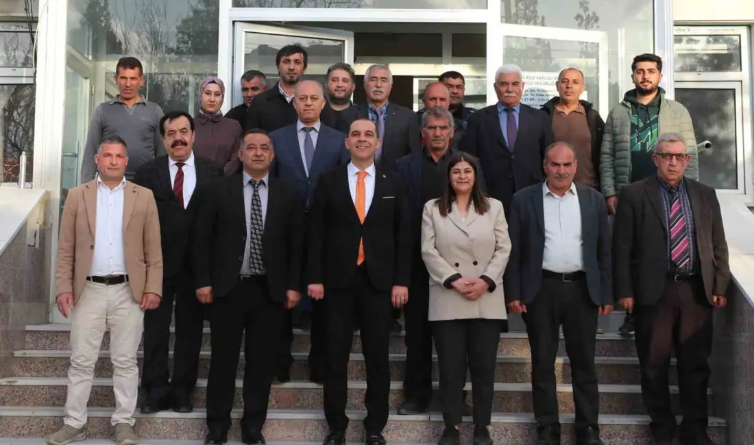 Iğdır Valisi M. Fırat Taşolar, Halfeli beldesine gerçekleştirdiği ziyarette belediye