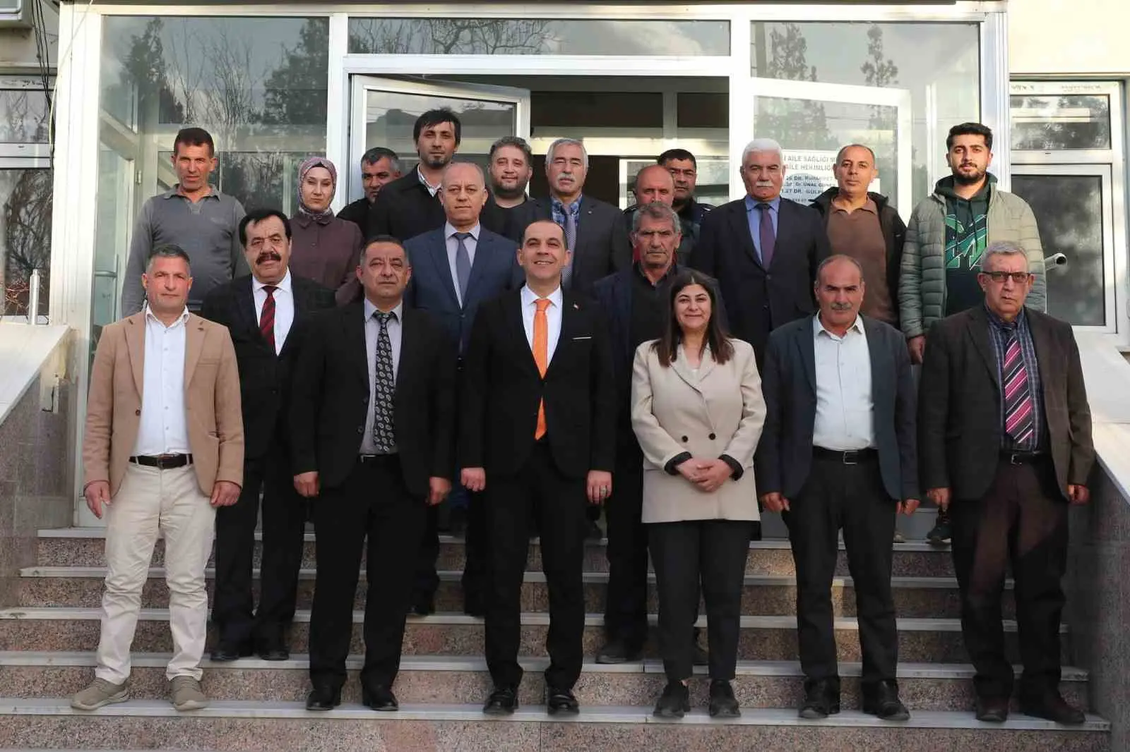 Iğdır Valisi M. Fırat Taşolar, Halfeli beldesine gerçekleştirdiği ziyarette belediye