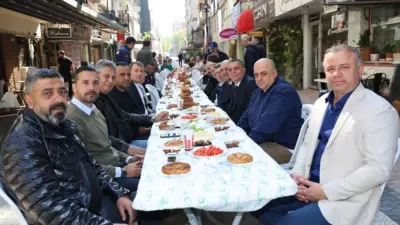 Şehzadeler Belediyesi’nin Çimentepe Caddesi’ndeki Sevgi Yolu’nda yaptığı yenileme çalışmaları esnafın