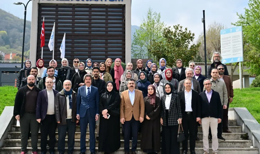 Bursa’da şehirleri, binaları fiziksel olarak yenilemenin yeterli olmadığını vurgulayan Yıldırım