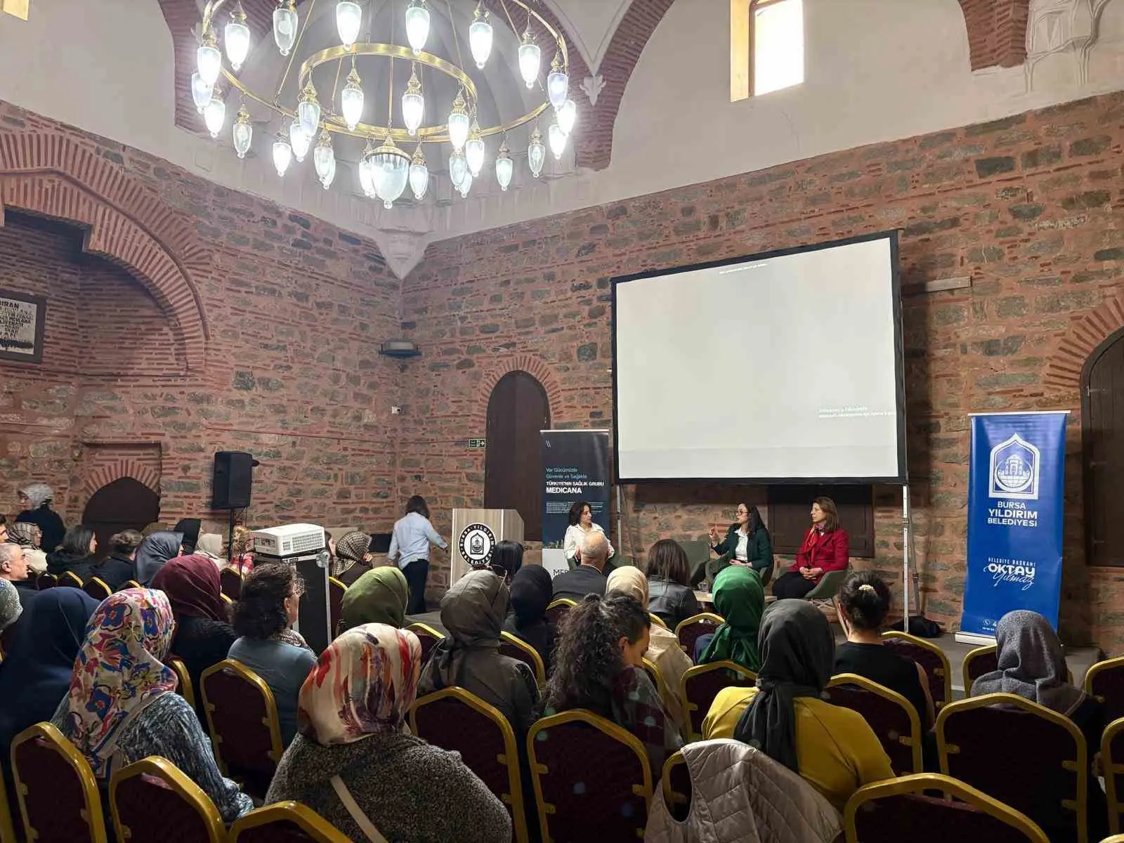 Bursa Yıldırım Belediyesi, Kanser Haftası kapsamında toplumda farkındalık oluşturmak amacıyla