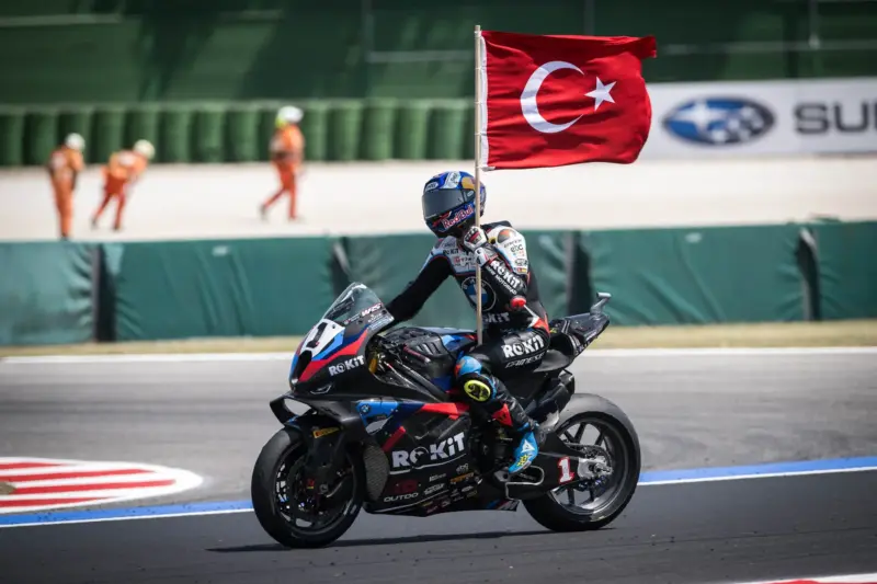 MotoGP’de yarışan Toprak Razgatlıoğlu, Fransa Grand Prix’sinde Fabio Quartararo’nun performansından