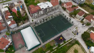 Gemlik Belediyesi, ilçedeki spor alanlarının daha güvenli ve kullanışlı hale