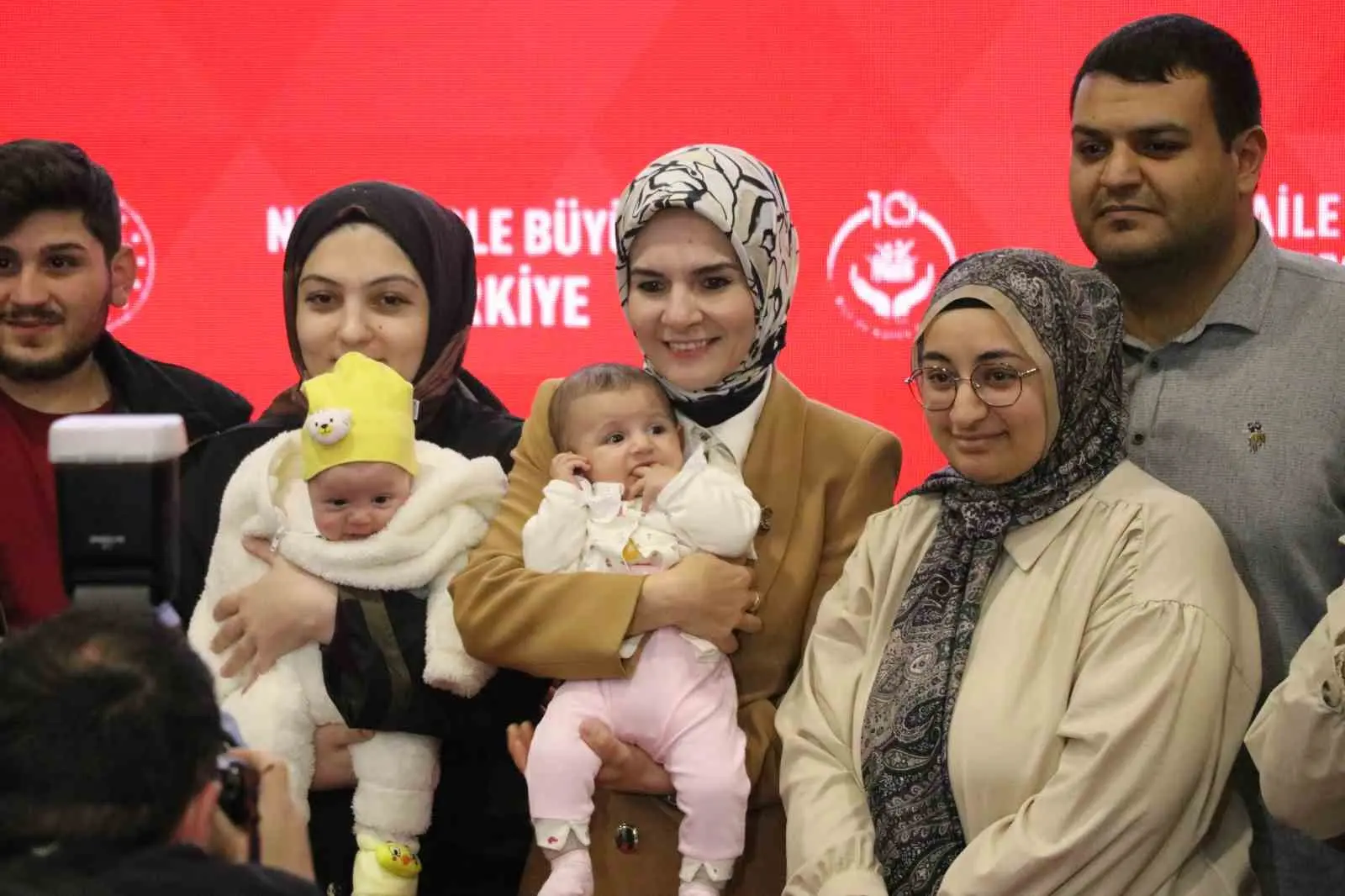 Aile ve Sosyal Hizmetler Bakanı Mahinur Özdemir Göktaş Sivas’ta başlayan