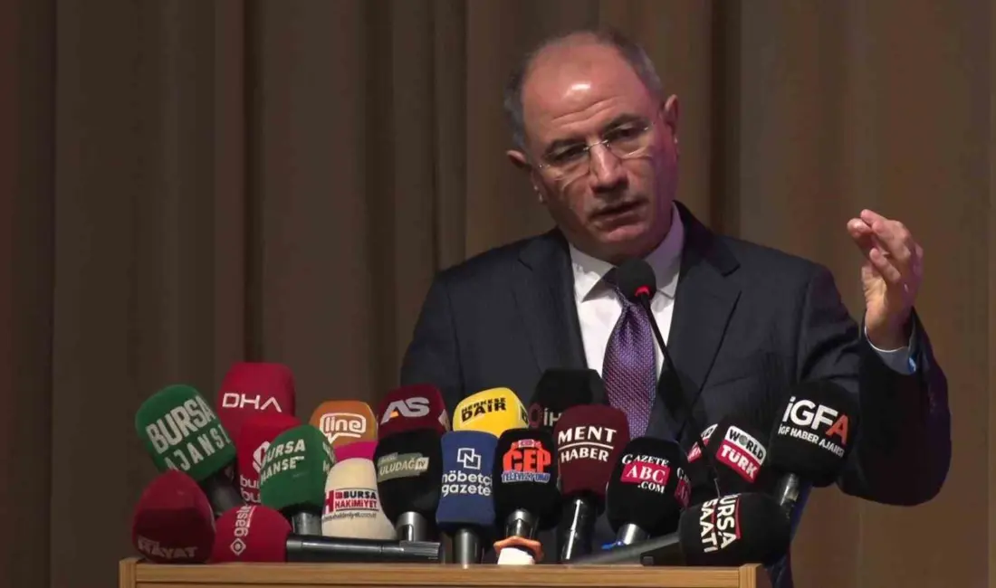 AK Parti Bursa İl Başkanlığı tarafından düzenlenen bayramlaşma programında teşkilat