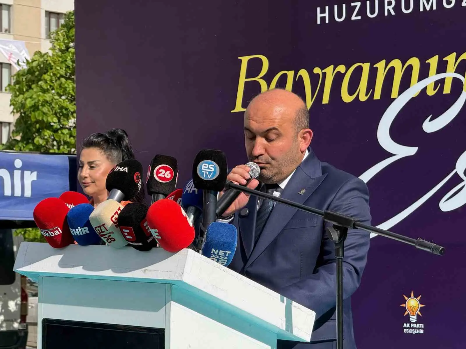 AK Parti Eskişehir İl Başkanı Gürhan Albayrak, CHP’yi eleştirerek, “Adliye
