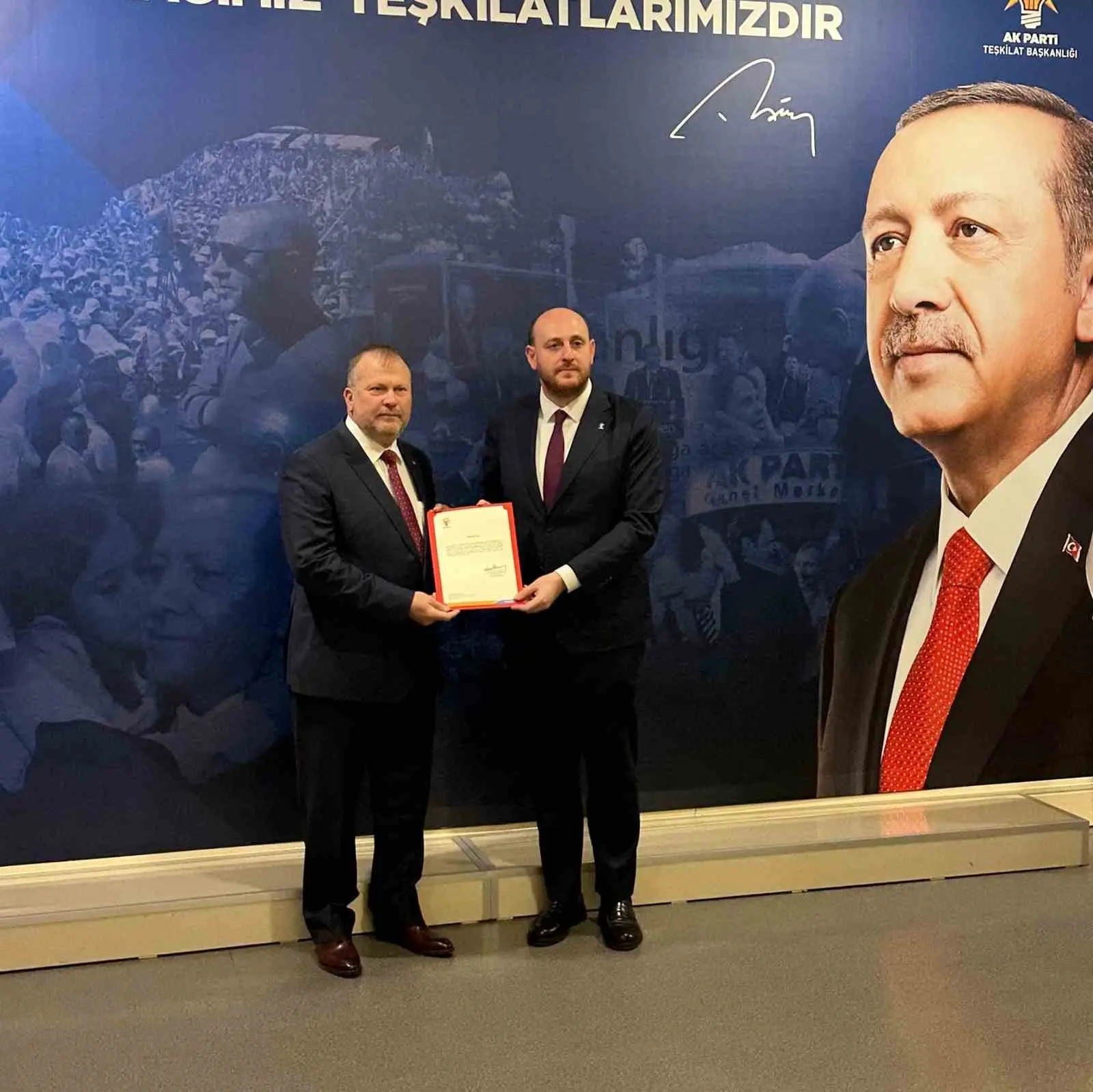Bilecik’in İnhisar ilçesinde AK Parti İlçe Başkanlığı’nda görev değişimi gerçekleşti.