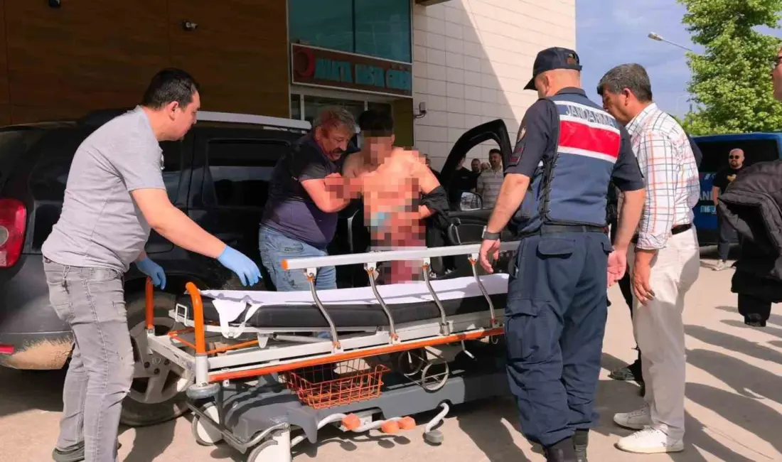 Bursa’nın İnegöl ilçesinde amca çocukları arasında çıkan bıçaklı kavgada 1