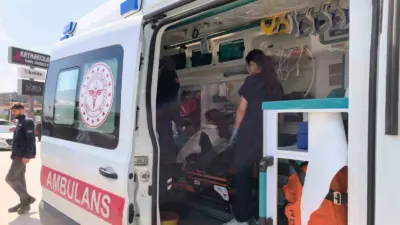 Bursa’nın İnegöl ilçesinde meydana gelen kazada minibüsle çarpışan motosikletteki baba