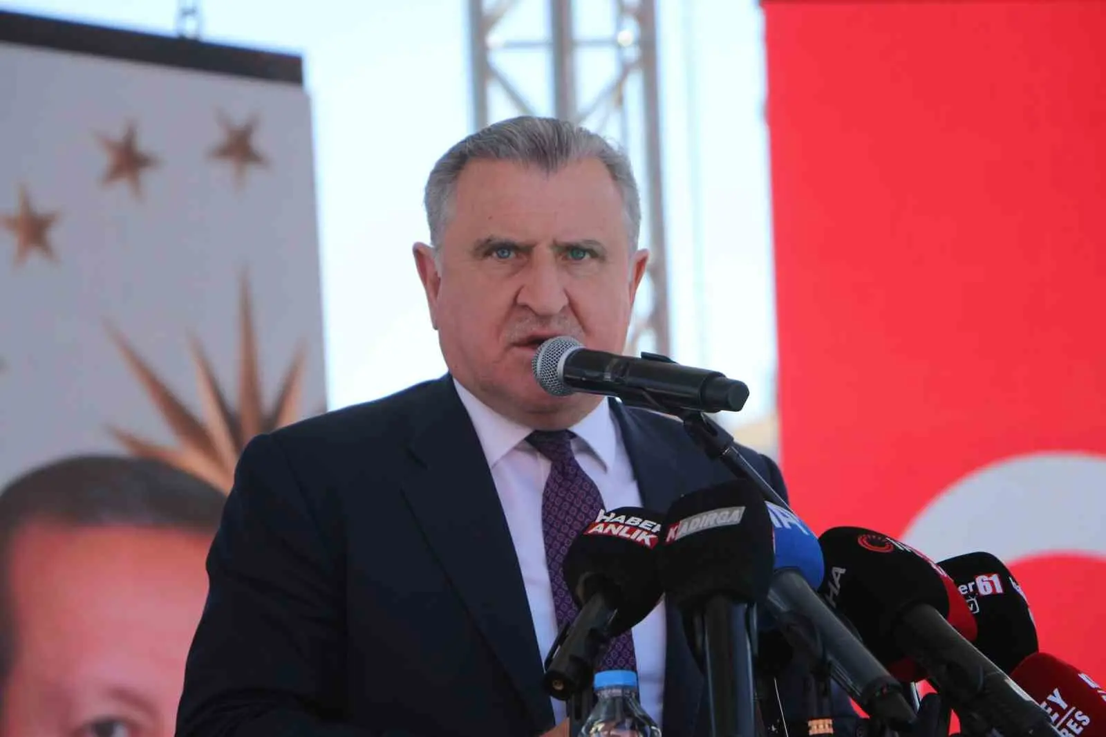 Gençlik ve Spor Bakanı Osman Aşkın Bak, “Yüzme Bilmeyen Kalmasın