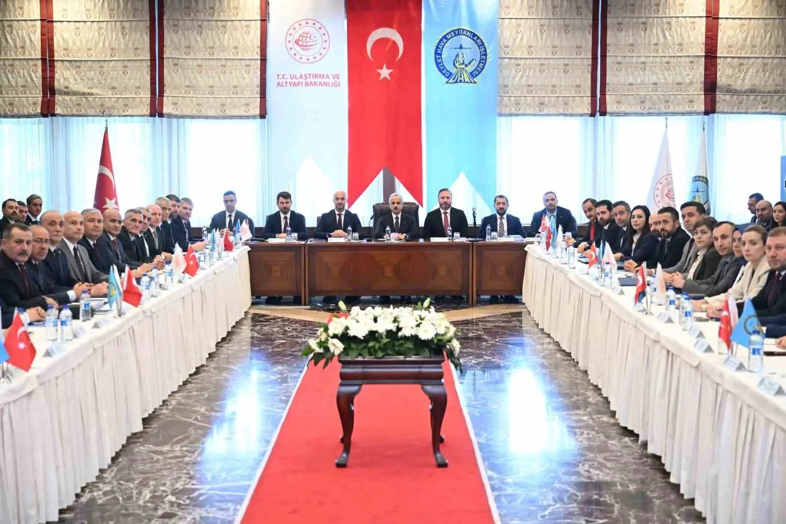 Ulaştırma ve Altyapı Bakanı Abdulkadir Uraloğlu, “Etimesgut Havalimanı’nda yenileme ve