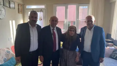 Sarıgöl Belediye Başkanı Tahsin Akdeniz, Kurban Bayramı namazını Sarıgöl ilçesine