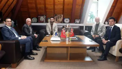Nilüfer Belediye Başkanı Şadi Özdemir, TFF 1. Lig’e yükselme başarısı