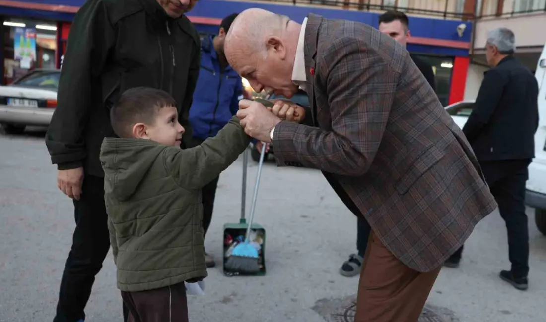 Erzurum Büyükşehir Belediye Başkanı Mehmet Sekmen, kent merkezindeki saha gezilerini