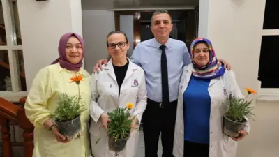 Şehzadeler Belediye Başkanı Hakan Şimşek, Anneler Günü dolayısıyla belediye personelini