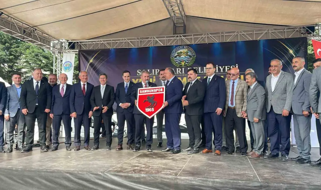 Samsun’a gelen Büyük Birlik Partisi (BBP) Genel Başkanı Mustafa Destici,