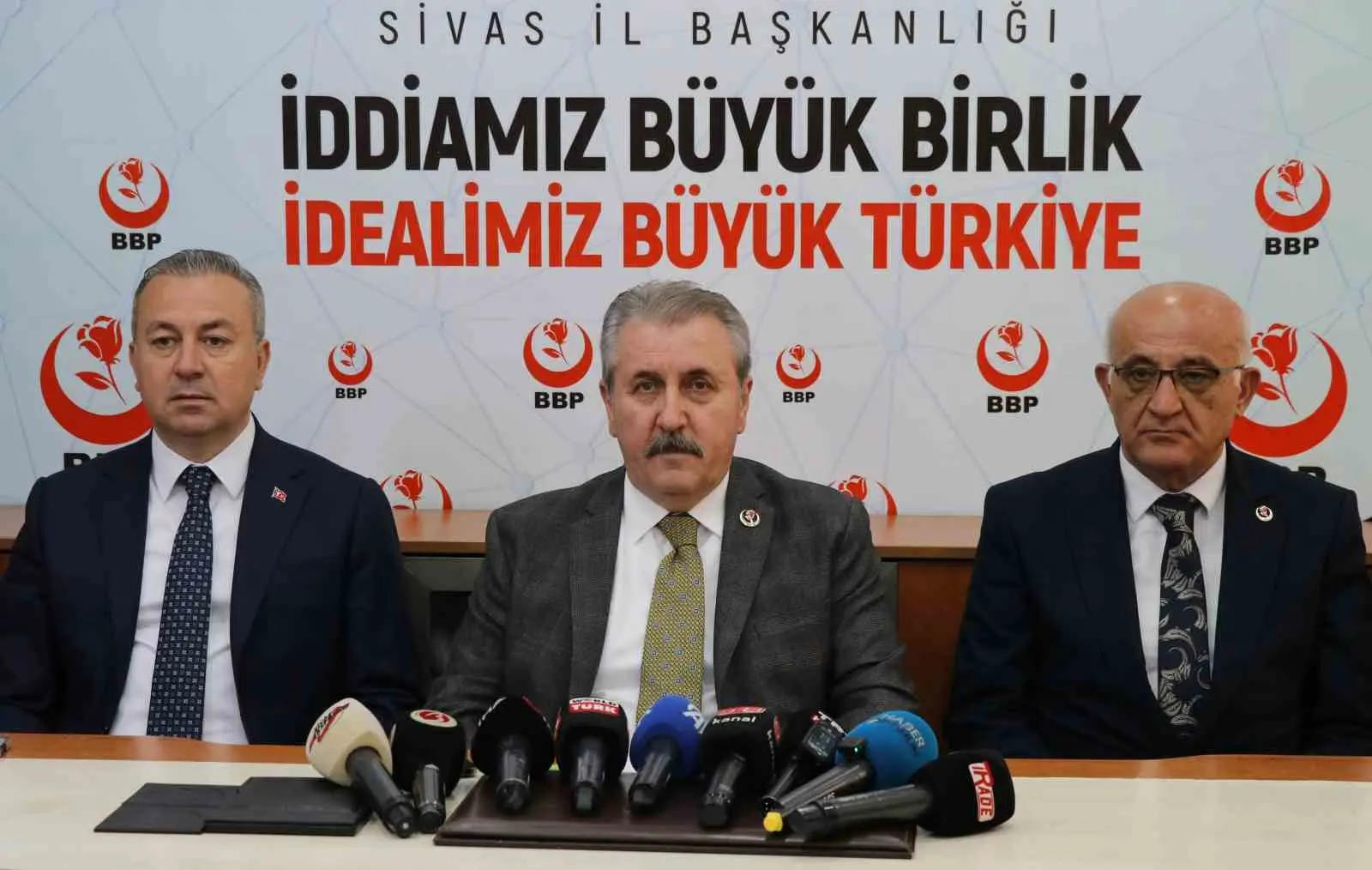 Büyük Birlik Partisi (BBP) Genel Başkanı Mustafa Destici, ABD ile