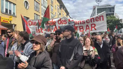 Almanya’nın başkenti Berlin’de yüzbinlerce Filistinlinin İsrail tarafından zorla yerlerinden edilmesinin
