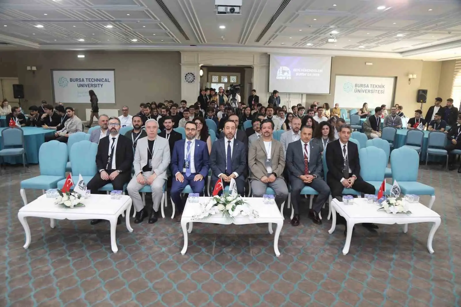 BTÜ Denizcilik Fakültesi tarafından düzenlenen “Gemi Mühendisleri Bursa’da” etkinliğinde öğrenciler,
