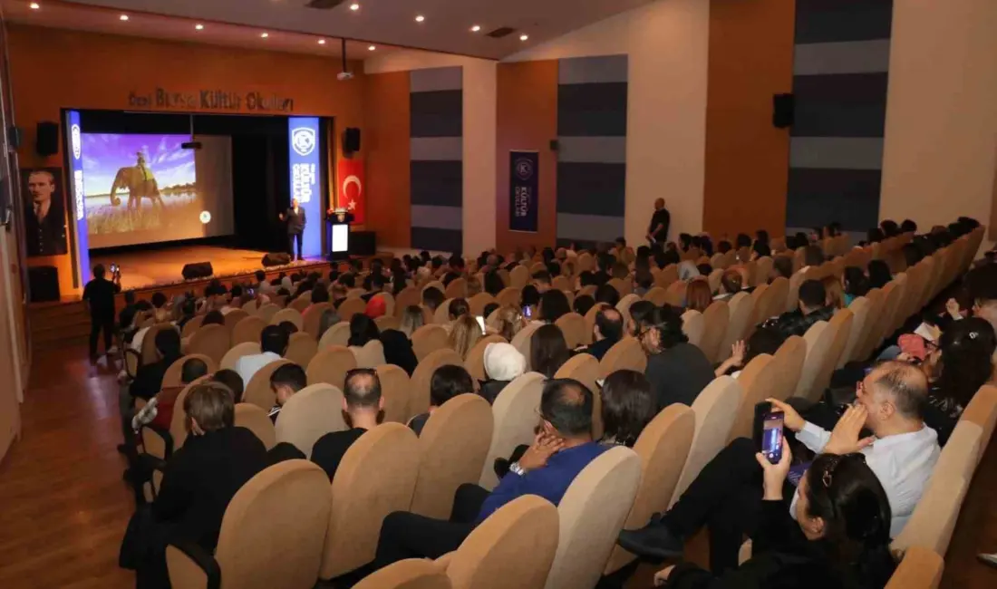 Öğrencilerin konuştuğu, ebeveyn ve eğitimcilerin dinlediği tersine mentörlük zirvesi büyük