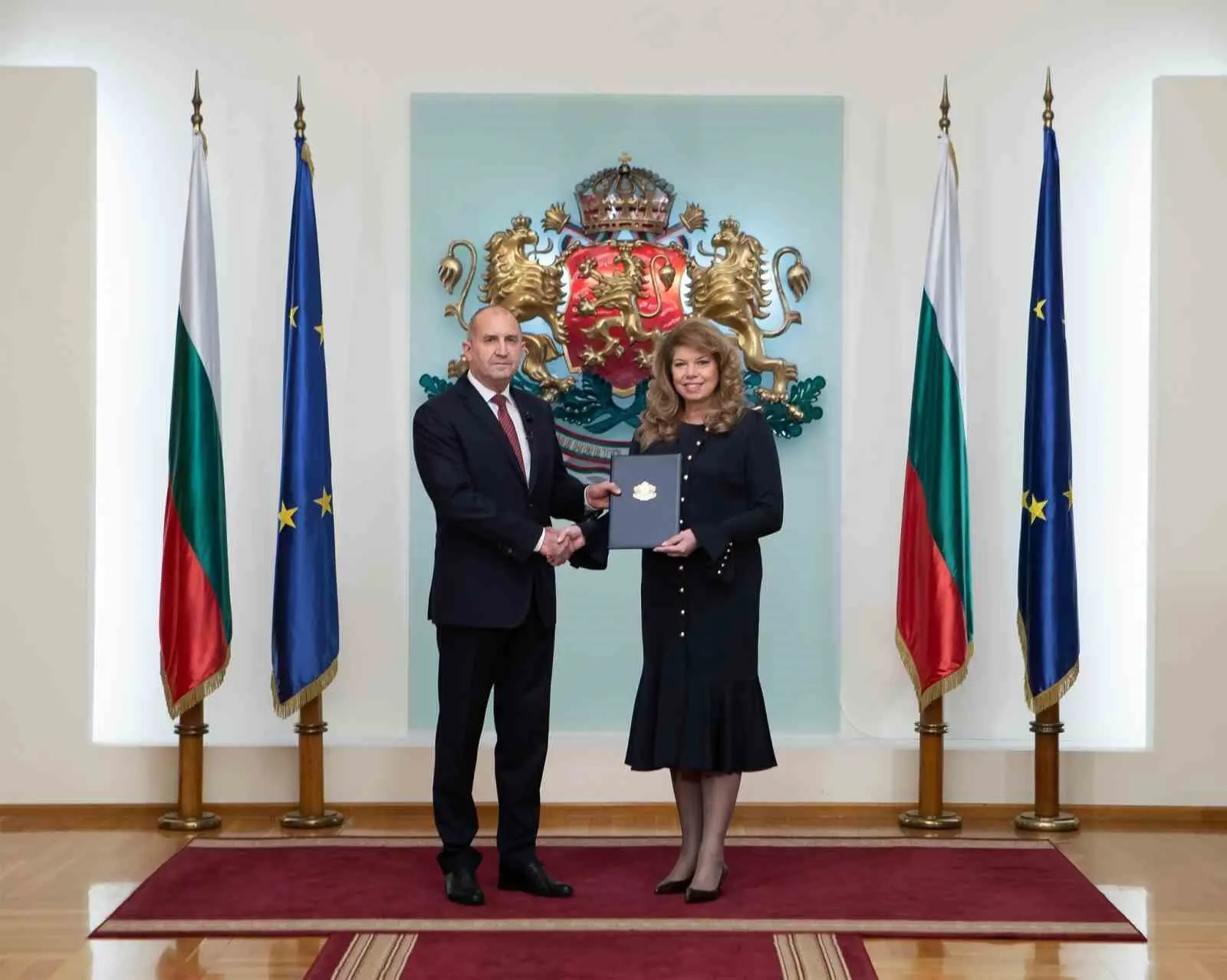 Bulgaristan Cumhurbaşkanı İliyana Yotova, geçtiğimiz ay parlamento seçimlerini kazanan İlerici