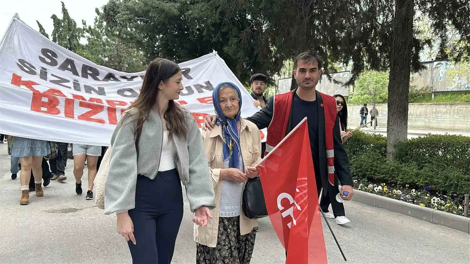 Burdur’da 1 Mayıs Emek ve Dayanışma Günü, yapılan kortej yürüyüşü