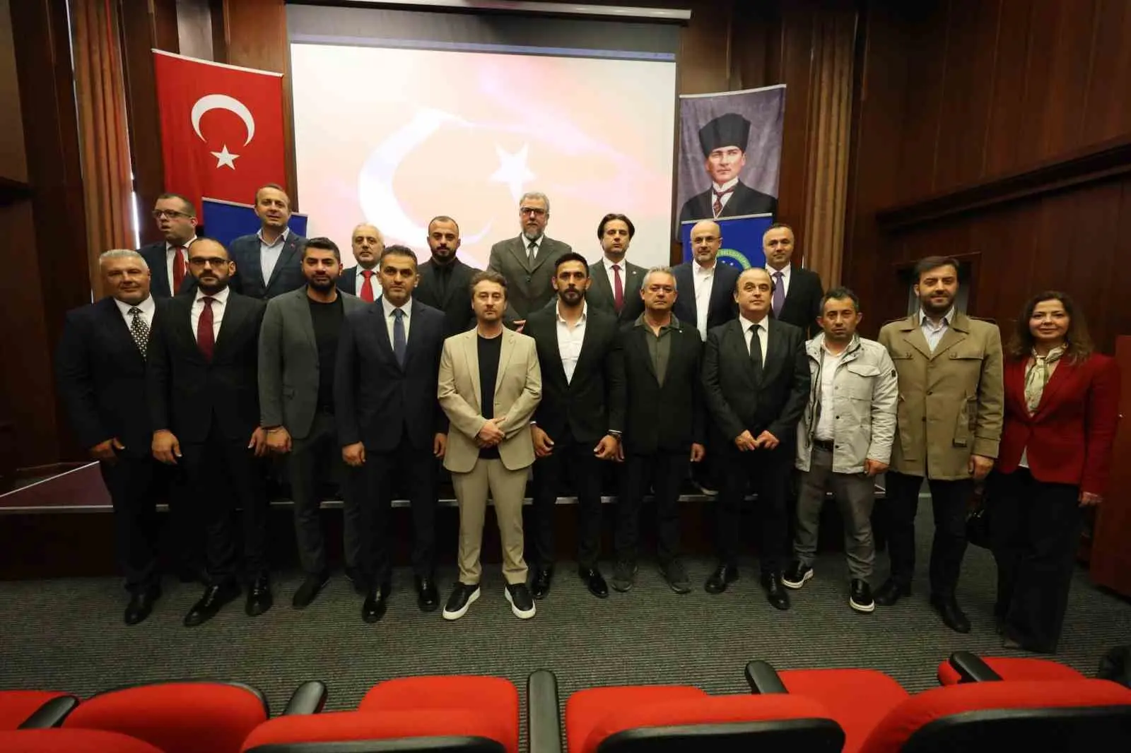 Bursa’nın sporcu fabrikası Bursa Büyükşehir Belediyespor Kulübü’nde kongre heyecanı yaşandı.